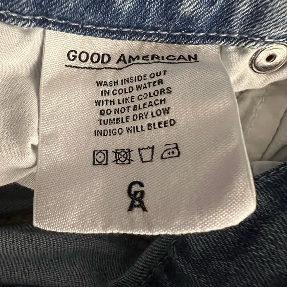 Good American Good Legs Light Wash Jeans - Picture 8 of 9